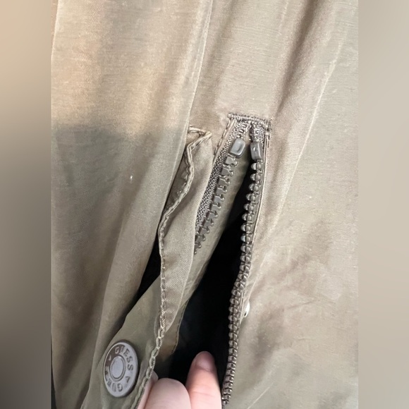 Guess Olive Green Lightweight Jacket with Relaxed Fit - Picture 8 of 15